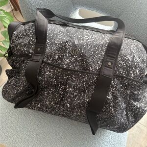 Lululemon all day duffel bag